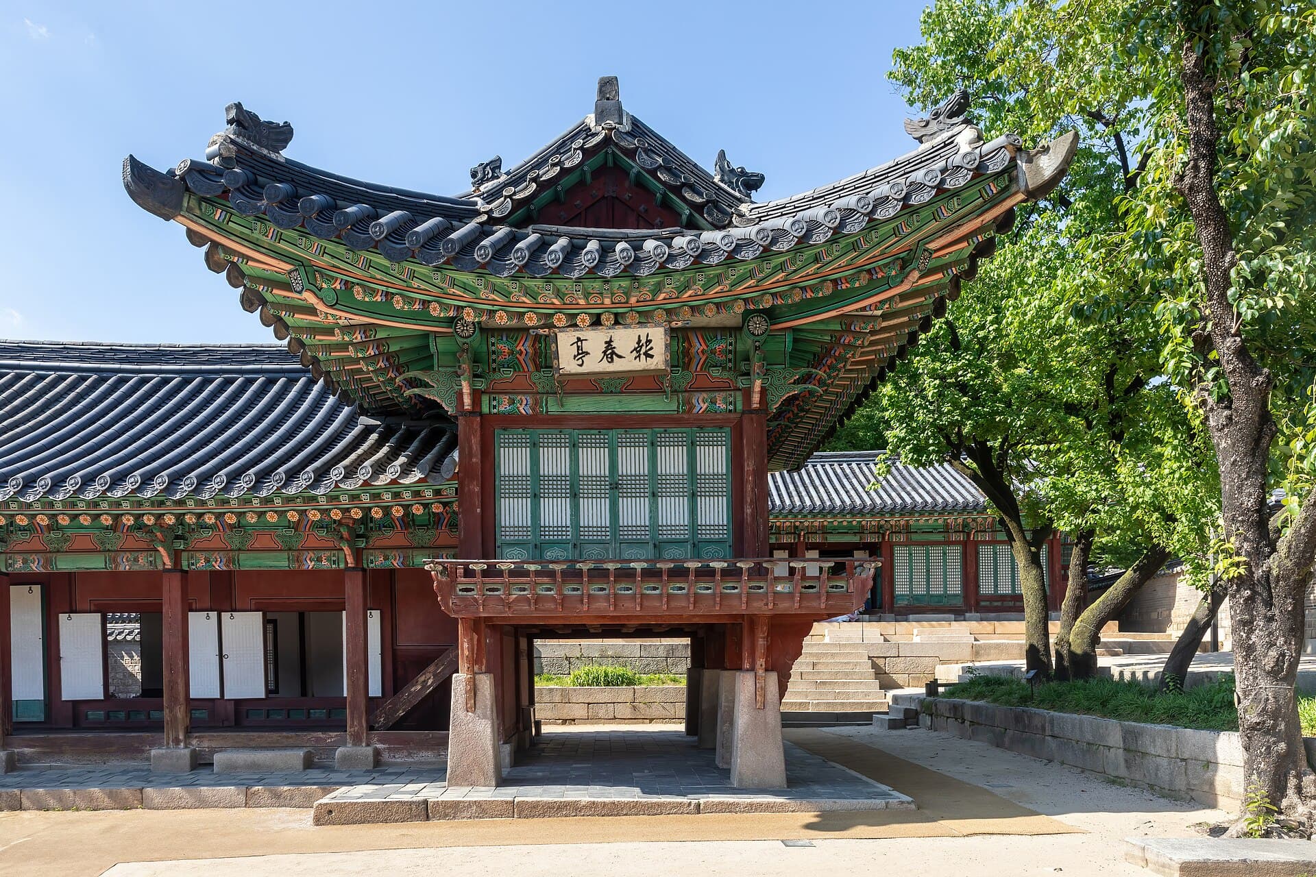 A palace hall at Changdeokgung in Seoul